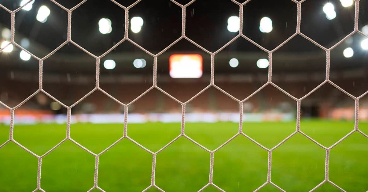 De olho na bola e nos ciberataques